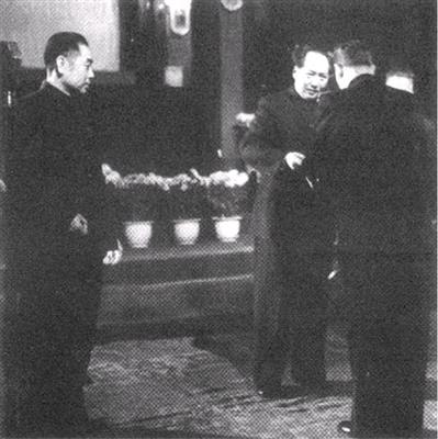 苏联首任驻华大使罗申递交国书仪式